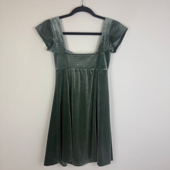 Rewind Womens Babydoll Empire Waist Velvet Mini Olive Green Velvet Dress XS - Picture 2 of 12